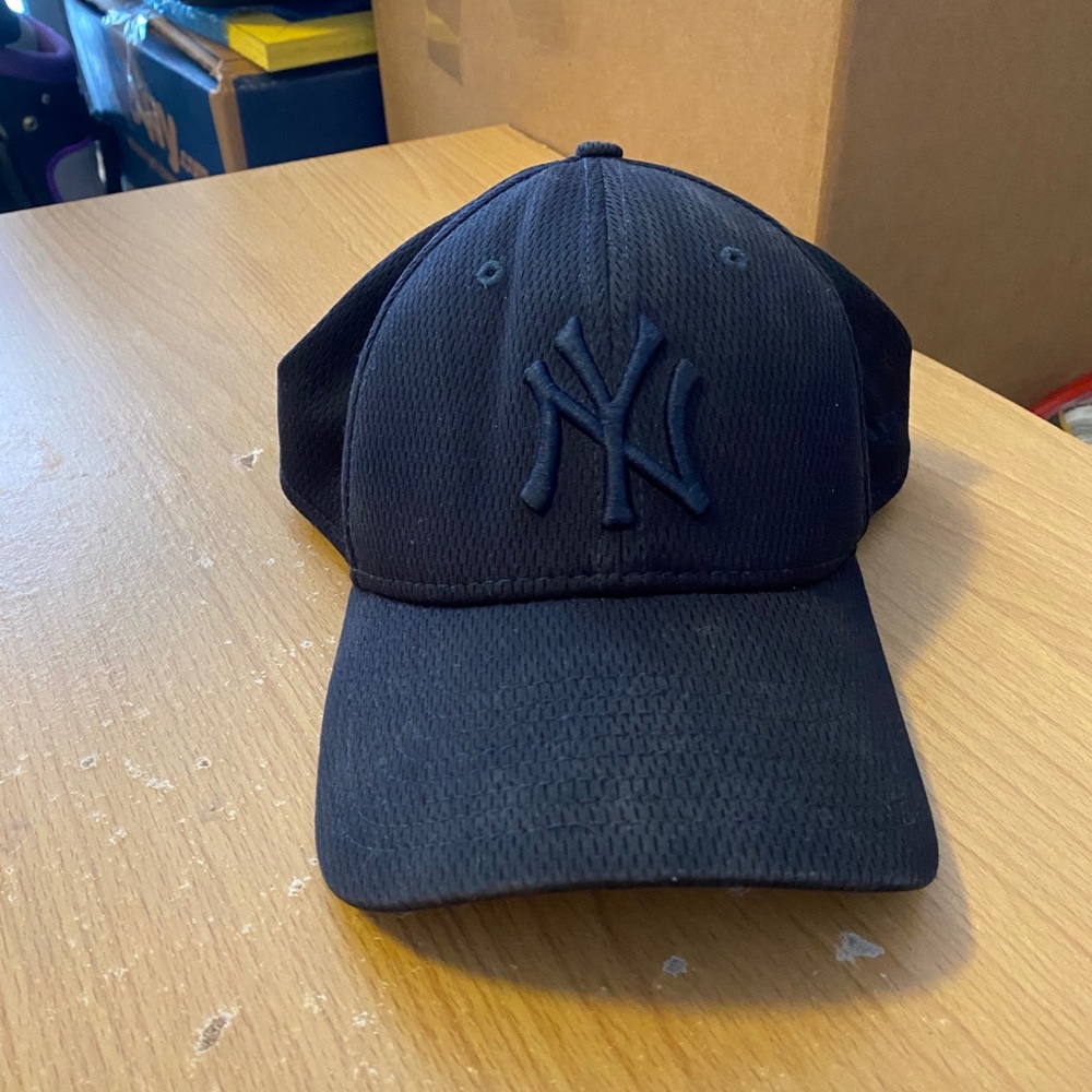 NY Yankees hat